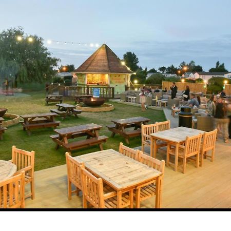 Private Rented Caravan Situated At Southview Holiday Park Winthorpe  Ngoại thất bức ảnh