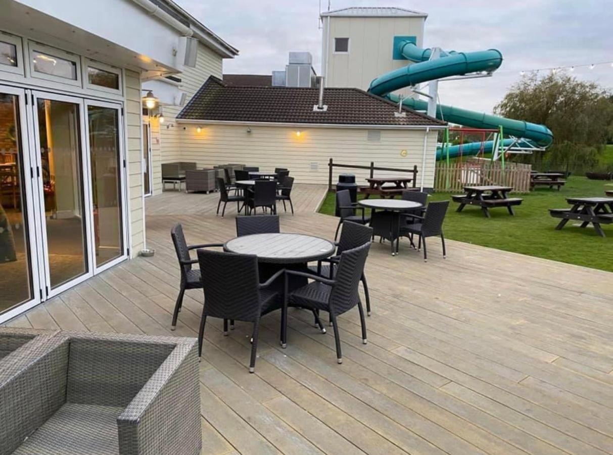 Private Rented Caravan Situated At Southview Holiday Park Winthorpe  Ngoại thất bức ảnh