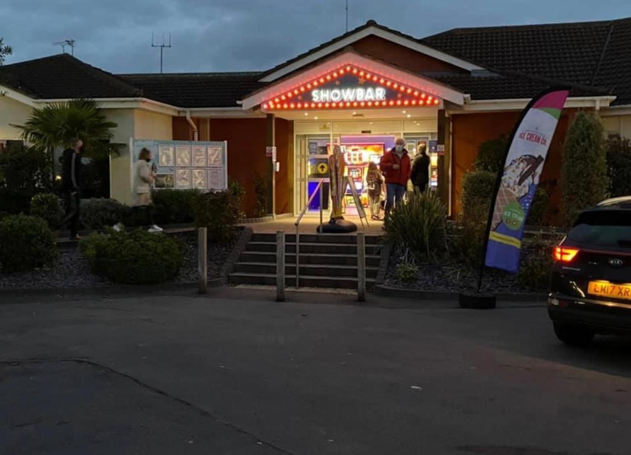 Private Rented Caravan Situated At Southview Holiday Park Winthorpe  Ngoại thất bức ảnh